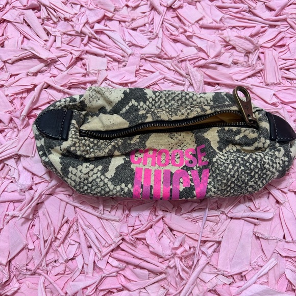 Juicy Couture Makeup Bag - Picture 2 of 3